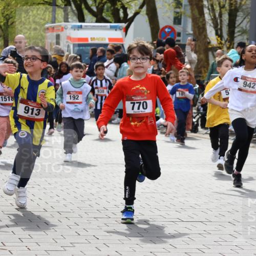 12.04.2026 - 45. Internationalen Wilhelmsburger Insellauf Strokosch-Dieckow http://msf.ph/oto/9488348 12.04.2026 14:10:01 Ziel 543, 721, 1503, 736, 715, 6, 1504, 412, 681, 640, 248, 441, 723, 119, 186, 224, 745, 207, 920, 770, 182, 19, 913, 181, 529, 942, 157, 1518, 192 meine-sportfotos.de