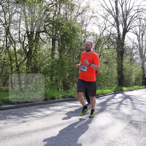 12.04.2026 - 45. Internationalen Wilhelmsburger Insellauf Yannick Fuchs http://msf.ph/oto/9488633 12.04.2026 10:34:09 Laufen 2190 meine-sportfotos.de