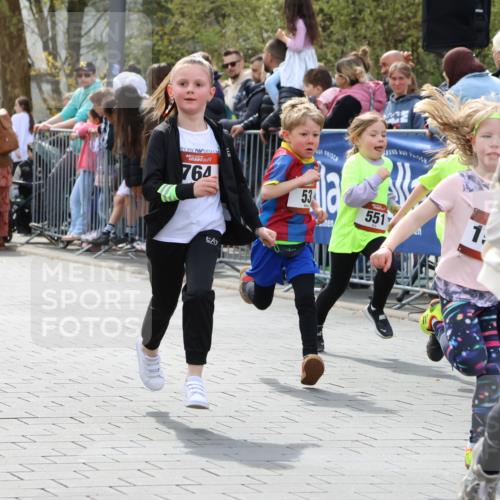 12.04.2026 - 45. Internationalen Wilhelmsburger Insellauf Strokosch-Dieckow http://msf.ph/oto/9488658 12.04.2026 14:09:48 Ziel 206, 908, 776, 172, 183, 196, 449, 772, 7, 917, 284, 44, 200, 563, 53, 712, 1512, 1525, 551, 764, 567, 720, 719, 907, 158, 268 meine-sportfotos.de