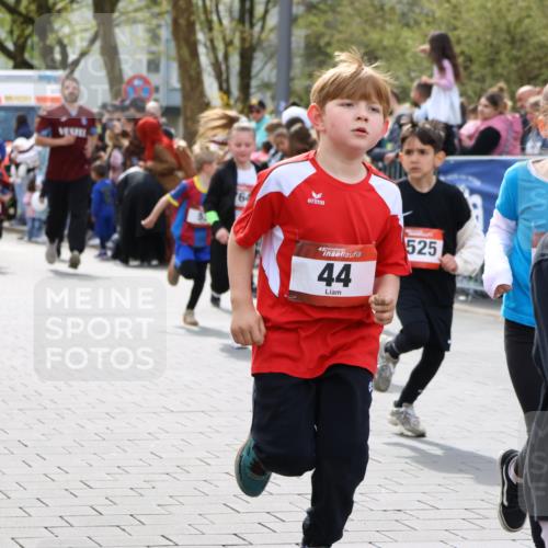 12.04.2026 - 45. Internationalen Wilhelmsburger Insellauf Strokosch-Dieckow http://msf.ph/oto/9488671 12.04.2026 14:09:47 Ziel 240, 1520, 206, 908, 776, 172, 183, 196, 449, 772, 7, 917, 284, 44, 200, 563, 53, 712, 1512, 1525, 551, 764, 567, 720, 719 meine-sportfotos.de