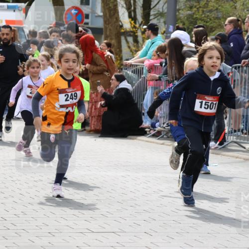 12.04.2026 - 45. Internationalen Wilhelmsburger Insellauf Strokosch-Dieckow http://msf.ph/oto/9488988 12.04.2026 14:09:33 Ziel 216, 25, 1066, 209, 915, 221, 541, 1501, 249, 1059, 1516, 94, 921, 251, 945, 934 meine-sportfotos.de