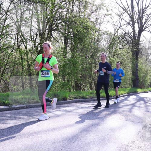 12.04.2026 - 45. Internationalen Wilhelmsburger Insellauf Yannick Fuchs http://msf.ph/oto/9489028 12.04.2026 10:34:50 Laufen 3256, 631, 2300, 2995, 2845 meine-sportfotos.de