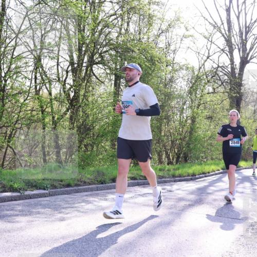 12.04.2026 - 45. Internationalen Wilhelmsburger Insellauf Yannick Fuchs http://msf.ph/oto/9489050 12.04.2026 10:34:53 Laufen 299, 2845 meine-sportfotos.de