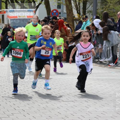 12.04.2026 - 45. Internationalen Wilhelmsburger Insellauf Strokosch-Dieckow http://msf.ph/oto/9489088 12.04.2026 14:09:28 Ziel 270, 220, 219, 216, 25, 1066, 209, 915, 221, 541, 1501 meine-sportfotos.de