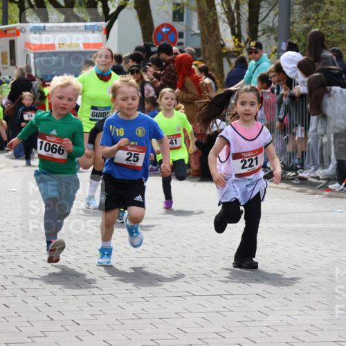 12.04.2026 - 45. Internationalen Wilhelmsburger Insellauf Strokosch-Dieckow http://msf.ph/oto/9489094 12.04.2026 14:09:28 Ziel 270, 220, 219, 216, 25, 1066, 209, 915, 221, 541, 1501 meine-sportfotos.de