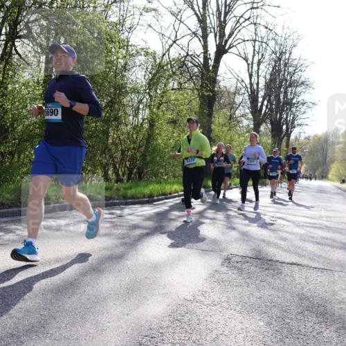12.04.2026 - 45. Internationalen Wilhelmsburger Insellauf Yannick Fuchs http://msf.ph/oto/9489157 12.04.2026 10:35:03 Laufen 5690, 5325, 2301, 5046 meine-sportfotos.de