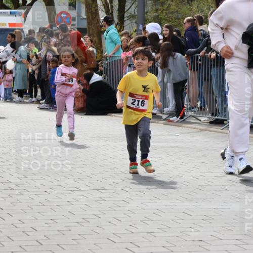 12.04.2026 - 45. Internationalen Wilhelmsburger Insellauf Strokosch-Dieckow http://msf.ph/oto/9489194 12.04.2026 14:09:24 Ziel 223, 271, 691, 1511, 252, 270, 220, 219, 216, 25, 1066, 209, 915, 221 meine-sportfotos.de