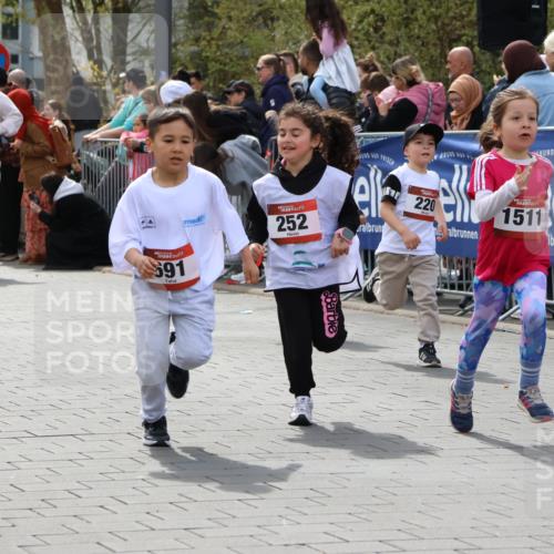 12.04.2026 - 45. Internationalen Wilhelmsburger Insellauf Strokosch-Dieckow http://msf.ph/oto/9489310 12.04.2026 14:09:20 Ziel 12, 911, 741, 1502, 927, 215, 577, 223, 271, 691, 1511, 252, 270, 220, 219 meine-sportfotos.de