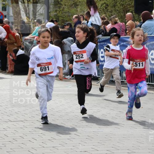 12.04.2026 - 45. Internationalen Wilhelmsburger Insellauf Strokosch-Dieckow http://msf.ph/oto/9489319 12.04.2026 14:09:20 Ziel 12, 911, 741, 1502, 927, 215, 577, 223, 271, 691, 1511, 252, 270, 220, 219 meine-sportfotos.de