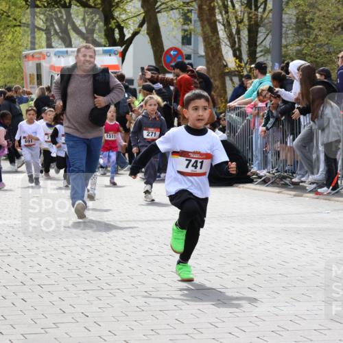12.04.2026 - 45. Internationalen Wilhelmsburger Insellauf Strokosch-Dieckow http://msf.ph/oto/9489420 12.04.2026 14:09:15 Ziel 453, 273, 955, 786, 947, 180, 12, 911, 741, 1502, 927, 215, 577, 223, 271, 691, 1511, 252 meine-sportfotos.de