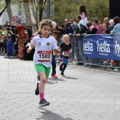 12.04.2026 - 45. Internationalen Wilhelmsburger Insellauf Strokosch-Dieckow http://msf.ph/oto/9489432 12.04.2026 14:09:13 Ziel 191, 1075, 52, 247, 453, 273, 955, 786, 947, 180, 12, 911, 741, 1502, 927, 215, 577, 223, 271 meine-sportfotos.de