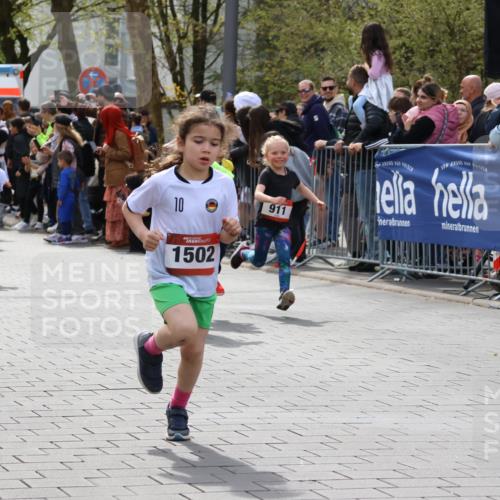 12.04.2026 - 45. Internationalen Wilhelmsburger Insellauf Strokosch-Dieckow http://msf.ph/oto/9489442 12.04.2026 14:09:13 Ziel 191, 1075, 52, 247, 453, 273, 955, 786, 947, 180, 12, 911, 741, 1502, 927, 215, 577, 223, 271 meine-sportfotos.de