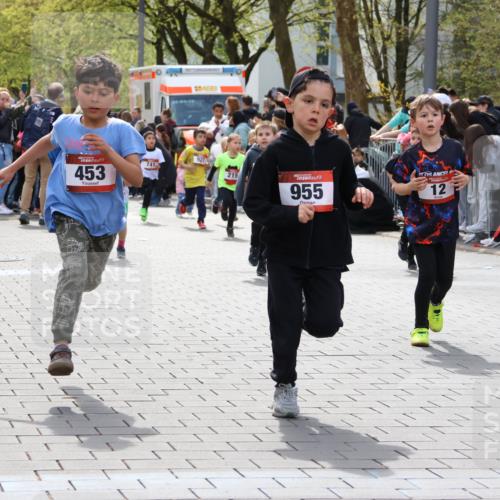 12.04.2026 - 45. Internationalen Wilhelmsburger Insellauf Strokosch-Dieckow http://msf.ph/oto/9489457 12.04.2026 14:09:09 Ziel 50, 256, 214, 939, 274, 191, 1075, 52, 247, 453, 273, 955, 786, 947, 180, 12, 911, 741, 1502 meine-sportfotos.de