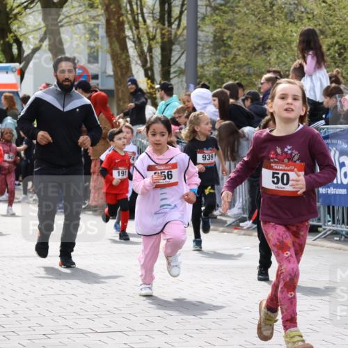 12.04.2026 - 45. Internationalen Wilhelmsburger Insellauf Strokosch-Dieckow http://msf.ph/oto/9489476 12.04.2026 14:09:03 Ziel 762, 281, 928, 953, 614, 235, 50, 256, 214, 939, 274, 191, 1075, 52, 247, 453, 273 meine-sportfotos.de
