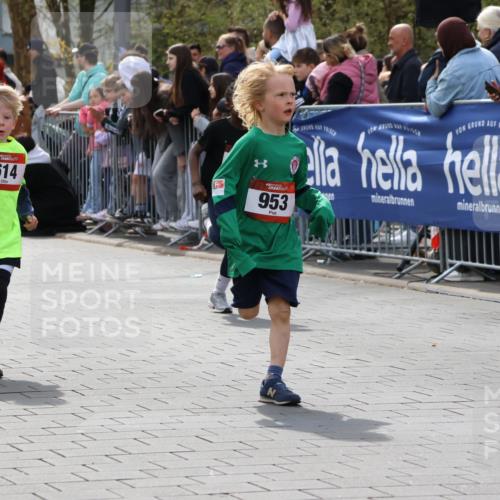 12.04.2026 - 45. Internationalen Wilhelmsburger Insellauf Strokosch-Dieckow http://msf.ph/oto/9489489 12.04.2026 14:09:00 Ziel 91, 254, 1506, 266, 713, 547, 762, 281, 928, 953, 614, 235, 50, 256, 214, 939, 274 meine-sportfotos.de