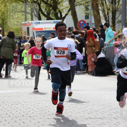 12.04.2026 - 45. Internationalen Wilhelmsburger Insellauf Strokosch-Dieckow http://msf.ph/oto/9489507 12.04.2026 14:08:56 Ziel 211, 711, 530, 91, 254, 1506, 266, 713, 547, 762, 281, 928, 953, 614, 235 meine-sportfotos.de