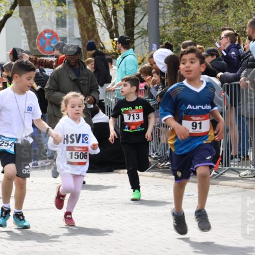 12.04.2026 - 45. Internationalen Wilhelmsburger Insellauf Strokosch-Dieckow http://msf.ph/oto/9489522 12.04.2026 14:08:52 Ziel 754, 211, 711, 530, 91, 254, 1506, 266, 713, 547, 762, 281 meine-sportfotos.de