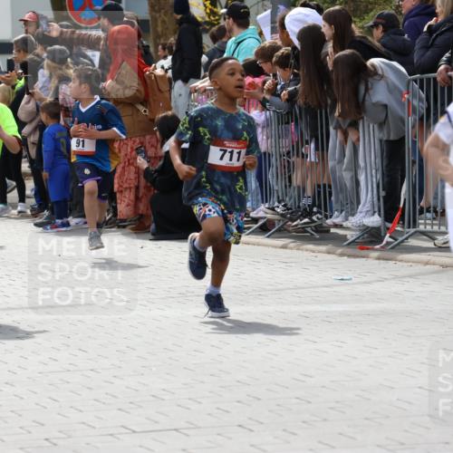 12.04.2026 - 45. Internationalen Wilhelmsburger Insellauf Strokosch-Dieckow http://msf.ph/oto/9489531 12.04.2026 14:08:49 Ziel 774, 919, 754, 211, 711, 530, 91, 254, 1506, 266 meine-sportfotos.de