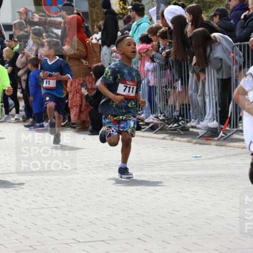 12.04.2026 - 45. Internationalen Wilhelmsburger Insellauf Strokosch-Dieckow http://msf.ph/oto/9489532 12.04.2026 14:08:49 Ziel 774, 919, 754, 211, 711, 530, 91, 254, 1506, 266 meine-sportfotos.de