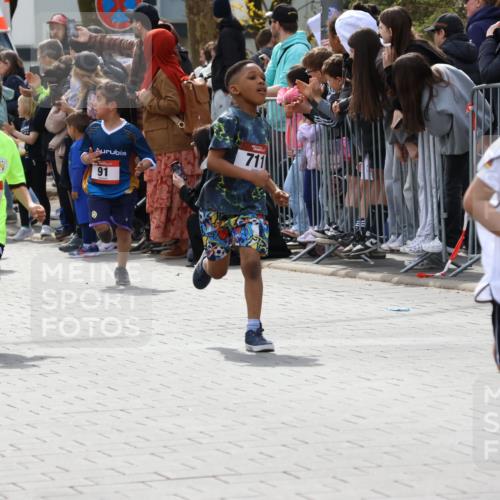 12.04.2026 - 45. Internationalen Wilhelmsburger Insellauf Strokosch-Dieckow http://msf.ph/oto/9489533 12.04.2026 14:08:49 Ziel 774, 919, 754, 211, 711, 530, 91, 254, 1506, 266 meine-sportfotos.de