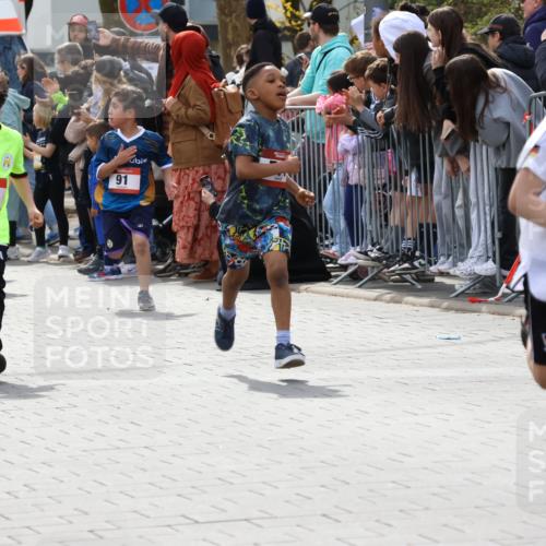 12.04.2026 - 45. Internationalen Wilhelmsburger Insellauf Strokosch-Dieckow http://msf.ph/oto/9489534 12.04.2026 14:08:49 Ziel 774, 919, 754, 211, 711, 530, 91, 254, 1506, 266 meine-sportfotos.de
