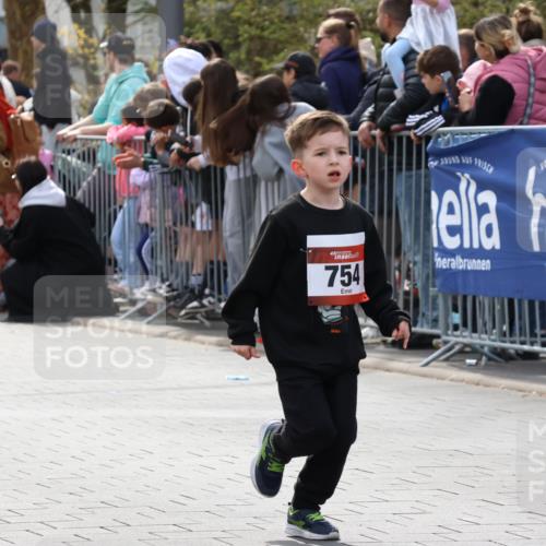 12.04.2026 - 45. Internationalen Wilhelmsburger Insellauf Strokosch-Dieckow http://msf.ph/oto/9489542 12.04.2026 14:08:45 Ziel 232, 749, 967, 774, 919, 754, 211, 711, 530 meine-sportfotos.de