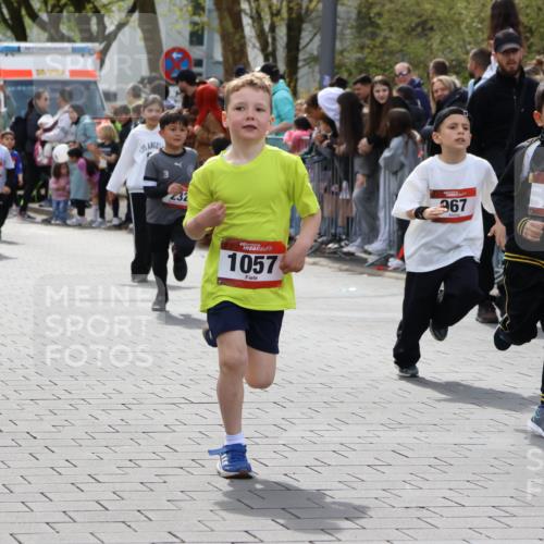 12.04.2026 - 45. Internationalen Wilhelmsburger Insellauf Strokosch-Dieckow http://msf.ph/oto/9489579 12.04.2026 14:08:39 Ziel 175, 174, 653, 143, 1057, 232, 749, 967, 774, 919 meine-sportfotos.de