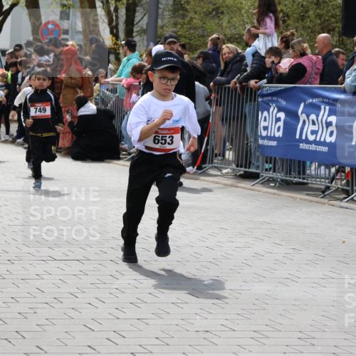 12.04.2026 - 45. Internationalen Wilhelmsburger Insellauf Strokosch-Dieckow http://msf.ph/oto/9489593 12.04.2026 14:08:36 Ziel 782, 258, 175, 174, 653, 143, 1057, 232, 749, 967 meine-sportfotos.de