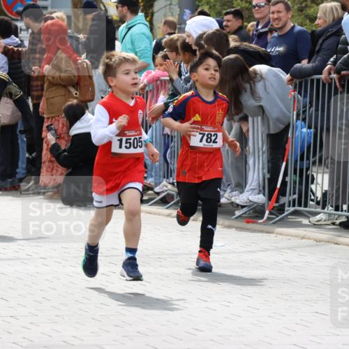 12.04.2026 - 45. Internationalen Wilhelmsburger Insellauf Strokosch-Dieckow http://msf.ph/oto/9489619 12.04.2026 14:08:27 Ziel 58, 26, 716, 1505, 782, 258, 175 meine-sportfotos.de