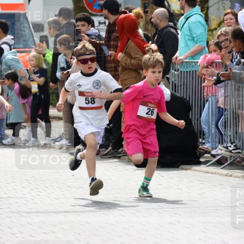 12.04.2026 - 45. Internationalen Wilhelmsburger Insellauf Strokosch-Dieckow http://msf.ph/oto/9489636 12.04.2026 14:08:23 Ziel 1510, 1509, 58, 26, 716, 1505 meine-sportfotos.de