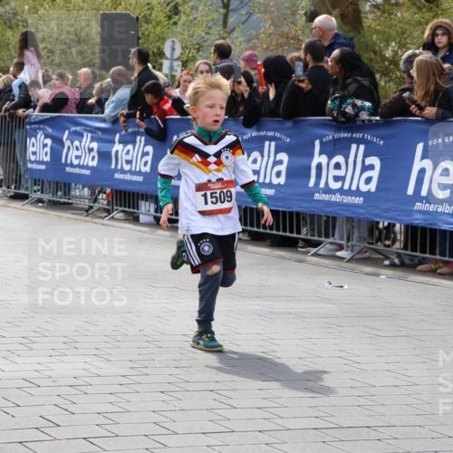 12.04.2026 - 45. Internationalen Wilhelmsburger Insellauf Strokosch-Dieckow http://msf.ph/oto/9489637 12.04.2026 14:08:19 Ziel 1510, 1509, 58, 26 meine-sportfotos.de