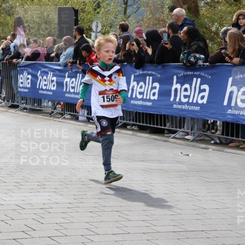 12.04.2026 - 45. Internationalen Wilhelmsburger Insellauf Strokosch-Dieckow http://msf.ph/oto/9489638 12.04.2026 14:08:19 Ziel 1510, 1509, 58, 26 meine-sportfotos.de