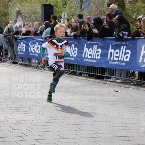 12.04.2026 - 45. Internationalen Wilhelmsburger Insellauf Strokosch-Dieckow http://msf.ph/oto/9489640 12.04.2026 14:08:19 Ziel 1510, 1509, 58, 26 meine-sportfotos.de