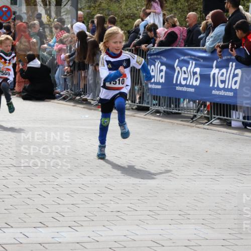 12.04.2026 - 45. Internationalen Wilhelmsburger Insellauf Strokosch-Dieckow http://msf.ph/oto/9489656 12.04.2026 14:08:17 Ziel 1523, 788, 1510, 1509 meine-sportfotos.de