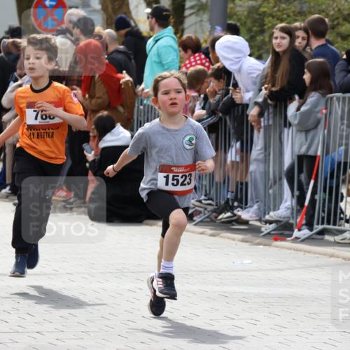 12.04.2026 - 45. Internationalen Wilhelmsburger Insellauf Strokosch-Dieckow http://msf.ph/oto/9489663 12.04.2026 14:08:10 Ziel 1508, 1523, 788 meine-sportfotos.de
