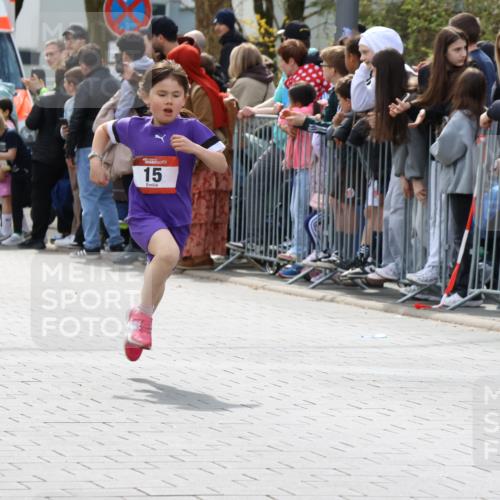 12.04.2026 - 45. Internationalen Wilhelmsburger Insellauf Strokosch-Dieckow http://msf.ph/oto/9489705 12.04.2026 14:08:00 Ziel 15, 1508 meine-sportfotos.de