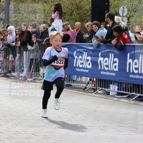 12.04.2026 - 45. Internationalen Wilhelmsburger Insellauf Strokosch-Dieckow http://msf.ph/oto/9489717 12.04.2026 14:07:48 Ziel 1522 meine-sportfotos.de