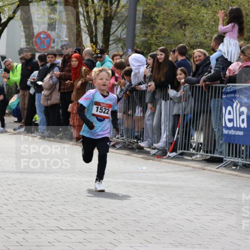 12.04.2026 - 45. Internationalen Wilhelmsburger Insellauf Strokosch-Dieckow http://msf.ph/oto/9489731 12.04.2026 14:07:47 Ziel 1522 meine-sportfotos.de