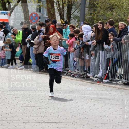 12.04.2026 - 45. Internationalen Wilhelmsburger Insellauf Strokosch-Dieckow http://msf.ph/oto/9489734 12.04.2026 14:07:47 Ziel 1522 meine-sportfotos.de