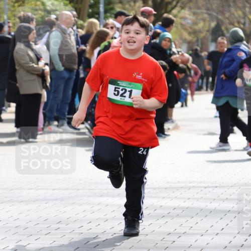 12.04.2026 - 45. Internationalen Wilhelmsburger Insellauf Strokosch-Dieckow http://msf.ph/oto/9489743 12.04.2026 14:36:13 Ziel 820, 328, 1025, 360, 325, 125, 827, 1024, 517, 521 meine-sportfotos.de