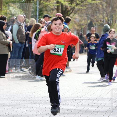 12.04.2026 - 45. Internationalen Wilhelmsburger Insellauf Strokosch-Dieckow http://msf.ph/oto/9489746 12.04.2026 14:36:13 Ziel 820, 328, 1025, 360, 325, 125, 827, 1024, 517, 521 meine-sportfotos.de