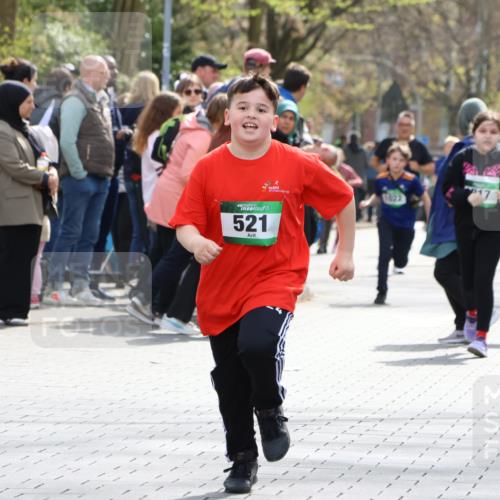 12.04.2026 - 45. Internationalen Wilhelmsburger Insellauf Strokosch-Dieckow http://msf.ph/oto/9489747 12.04.2026 14:36:13 Ziel 820, 328, 1025, 360, 325, 125, 827, 1024, 517, 521 meine-sportfotos.de