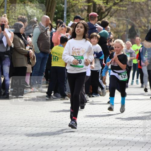 12.04.2026 - 45. Internationalen Wilhelmsburger Insellauf Strokosch-Dieckow http://msf.ph/oto/9489771 12.04.2026 14:36:03 Ziel 847, 641, 1056, 411, 93, 148, 1710, 863, 820, 328, 1025, 360, 325 meine-sportfotos.de