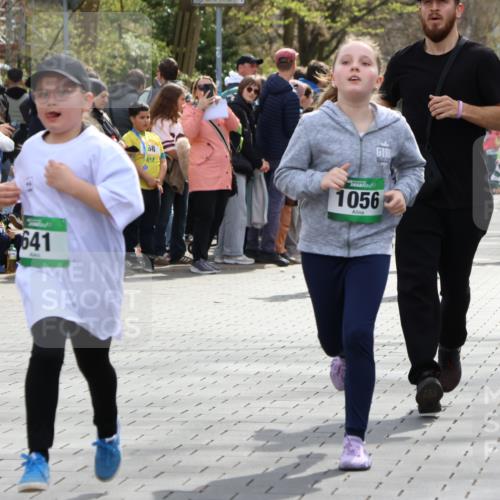 12.04.2026 - 45. Internationalen Wilhelmsburger Insellauf Strokosch-Dieckow http://msf.ph/oto/9489790 12.04.2026 14:35:56 Ziel 583, 628, 557, 585, 79, 76, 344, 90, 1732, 847, 641, 1056, 411, 93, 148 meine-sportfotos.de