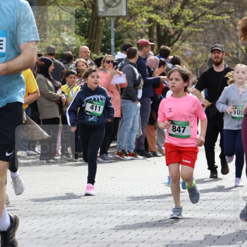 12.04.2026 - 45. Internationalen Wilhelmsburger Insellauf Strokosch-Dieckow http://msf.ph/oto/9489802 12.04.2026 14:35:53 Ziel 1069, 583, 628, 557, 585, 79, 76, 344, 90, 1732, 847, 641, 1056, 411 meine-sportfotos.de