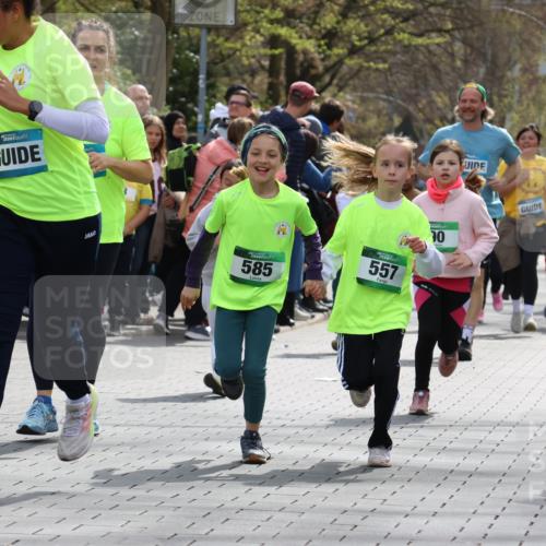 12.04.2026 - 45. Internationalen Wilhelmsburger Insellauf Strokosch-Dieckow http://msf.ph/oto/9489813 12.04.2026 14:35:47 Ziel 77, 549, 1729, 606, 13, 850, 481, 81, 1069, 583, 628, 557, 585, 79, 76 meine-sportfotos.de