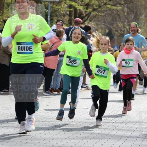 12.04.2026 - 45. Internationalen Wilhelmsburger Insellauf Strokosch-Dieckow http://msf.ph/oto/9489814 12.04.2026 14:35:47 Ziel 77, 549, 1729, 606, 13, 850, 481, 81, 1069, 583, 628, 557, 585, 79, 76 meine-sportfotos.de