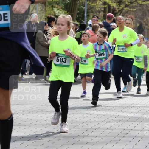 12.04.2026 - 45. Internationalen Wilhelmsburger Insellauf Strokosch-Dieckow http://msf.ph/oto/9489826 12.04.2026 14:35:44 Ziel 118, 322, 525, 77, 549, 1729, 606, 13, 850, 481, 81, 1069, 583 meine-sportfotos.de