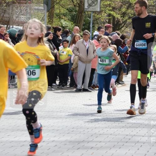 12.04.2026 - 45. Internationalen Wilhelmsburger Insellauf Strokosch-Dieckow http://msf.ph/oto/9489833 12.04.2026 14:35:41 Ziel 364, 425, 813, 674, 1724, 118, 322, 525, 77, 549, 1729, 606, 13, 850, 481, 81 meine-sportfotos.de