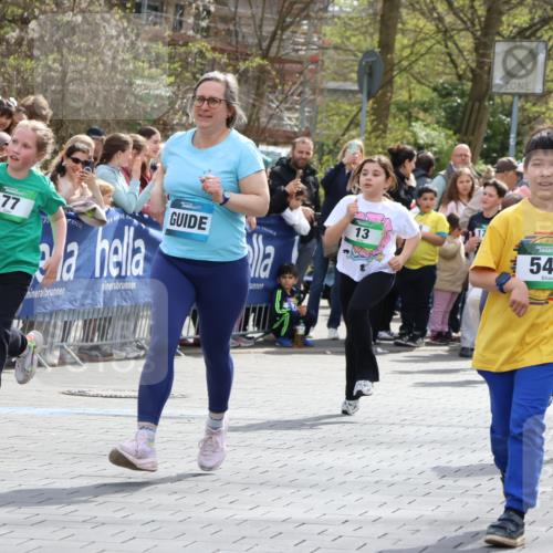 12.04.2026 - 45. Internationalen Wilhelmsburger Insellauf Strokosch-Dieckow http://msf.ph/oto/9489837 12.04.2026 14:35:39 Ziel 515, 432, 513, 442, 603, 364, 425, 813, 674, 1724, 118, 322, 525, 77, 549, 1729, 606, 13, 850, 481 meine-sportfotos.de